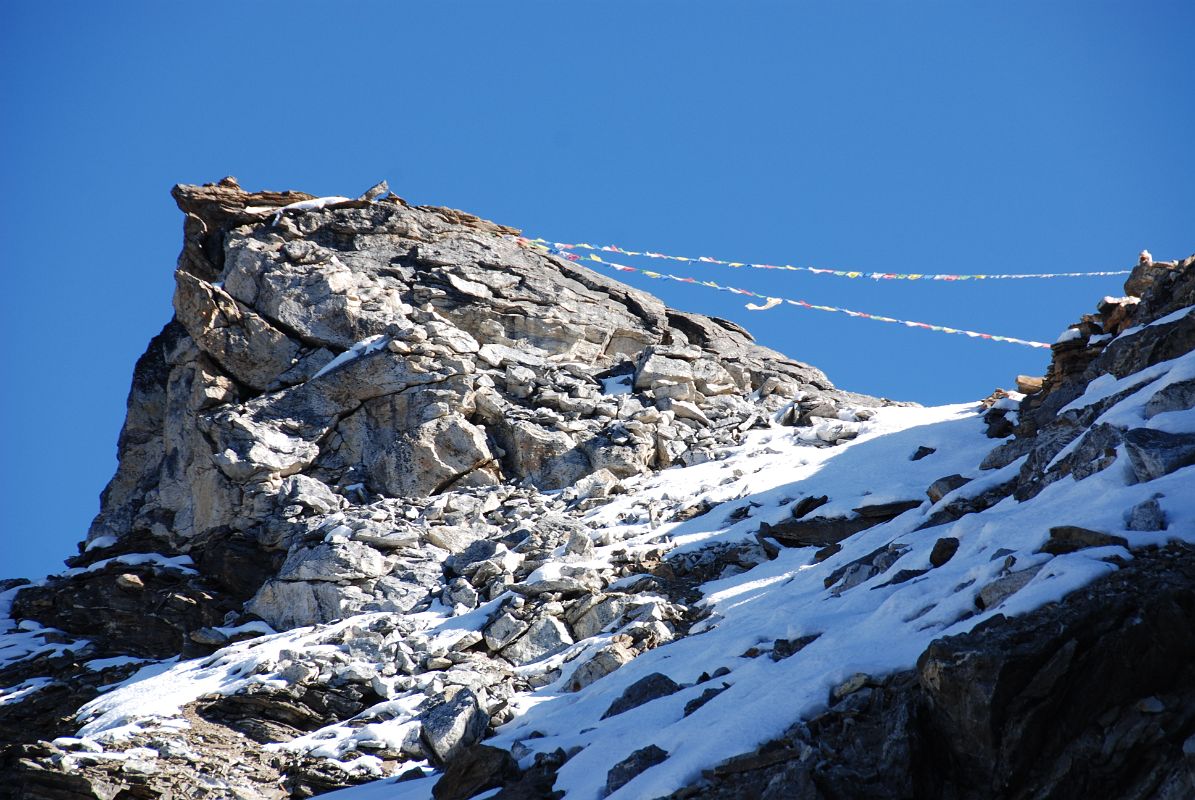 Thame To Renjo La 14 Prayer Flags Fly Above The Renjo La